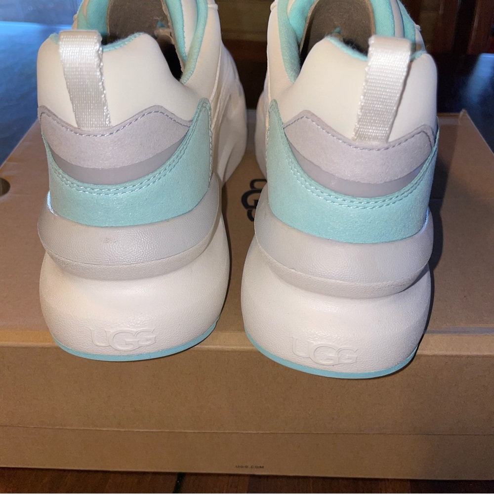 UGG! Womens Shoes! New in box! Ugg Sneakers! Tennis Shoes! - Picture 3 of 9